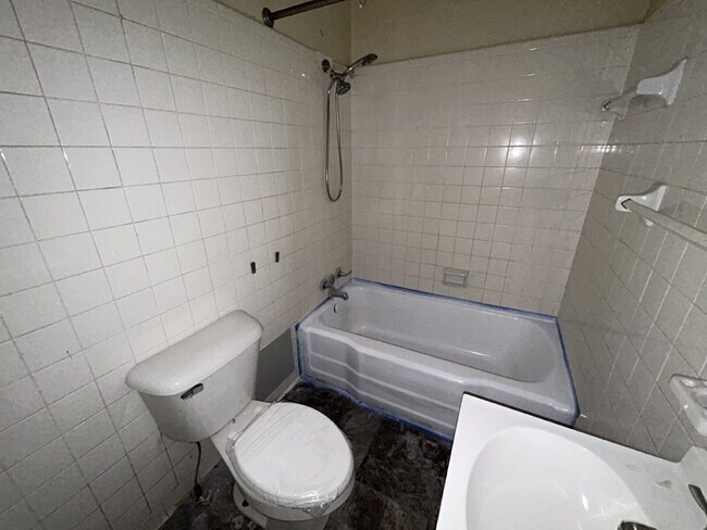 Building Photo - Duplex for Rent
