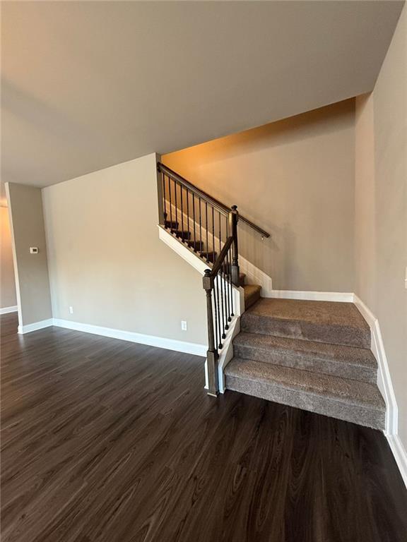 Building Photo - 827 Wellford Ave