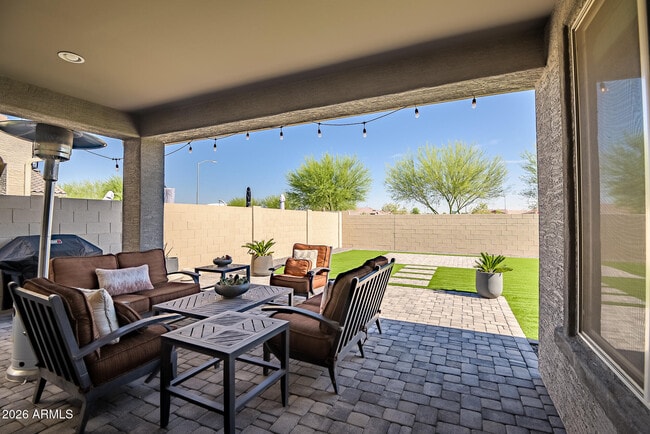 Building Photo - 9022 W San Miguel Ave