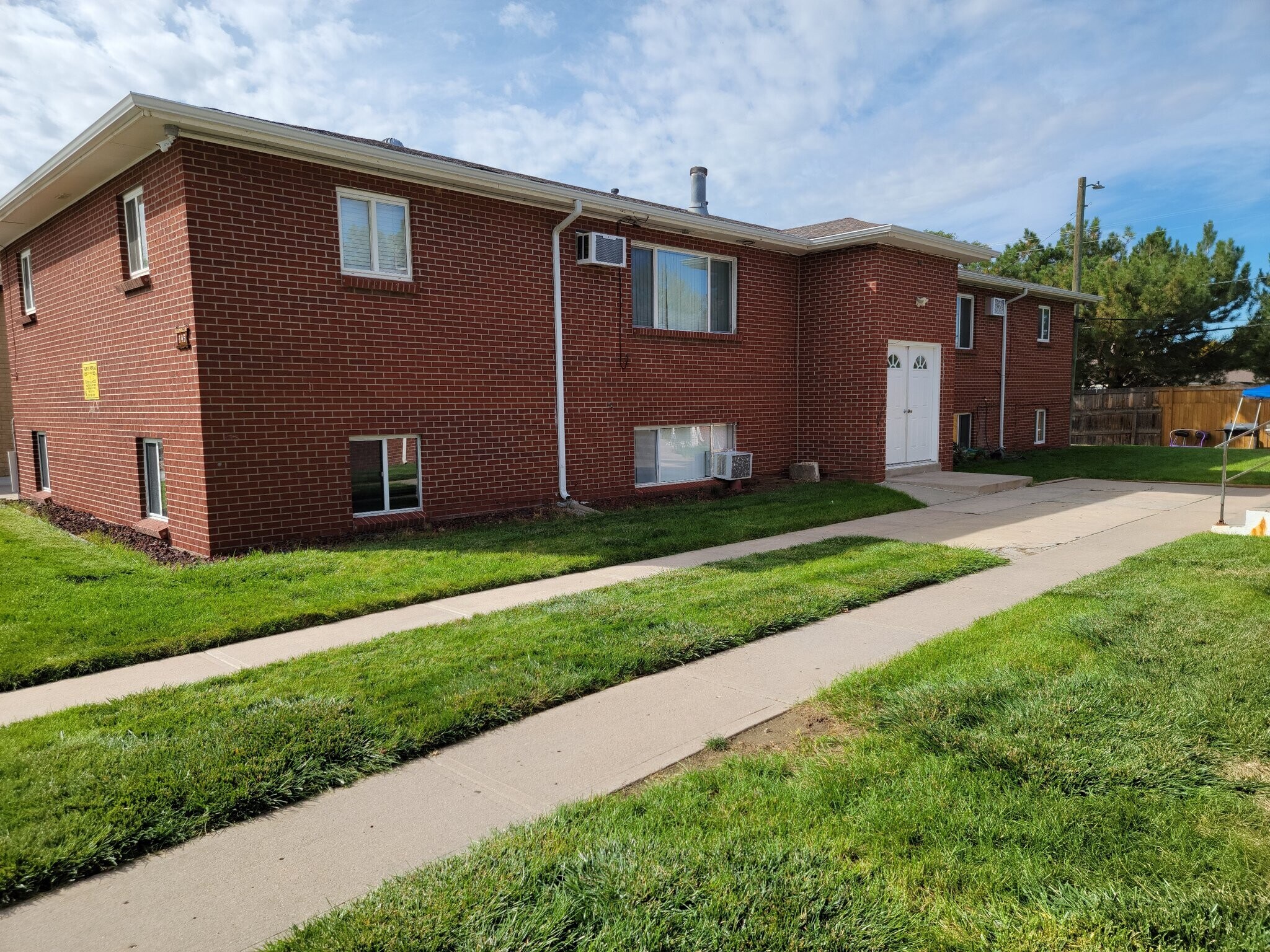 Building Photo - 145 S 18th Ave