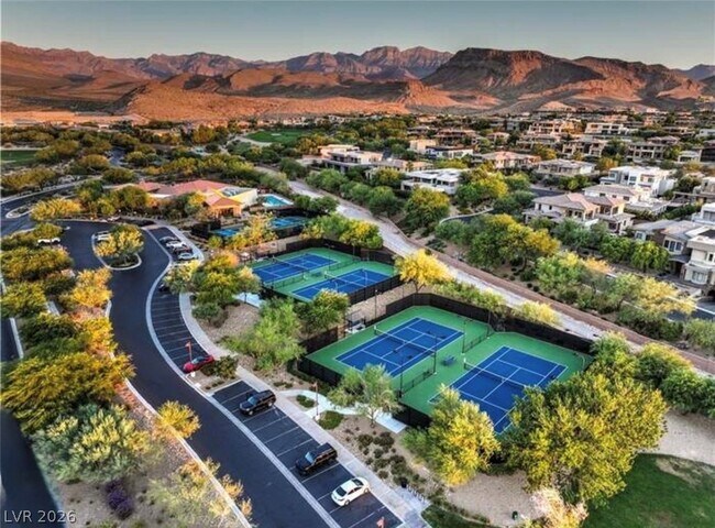 Building Photo - 47 Pristine Glen St