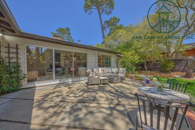 Building Photo - Furnished Two Bedroom Carmel Cottage