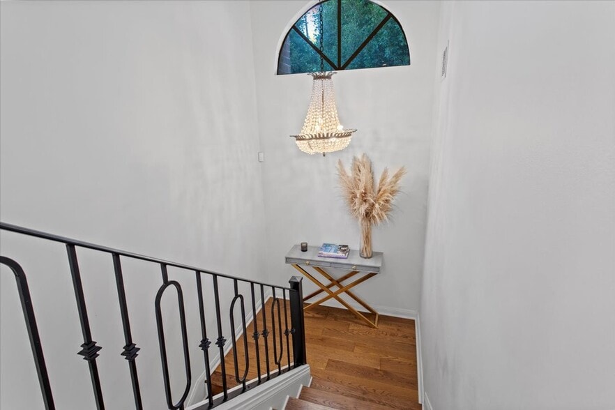 Building Photo - 9311 Burton Way