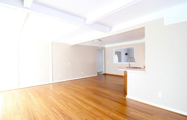 Building Photo - 15158 Congress Dr