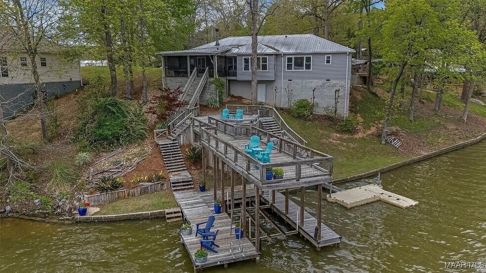 Building Photo - 379 Holiday Dr