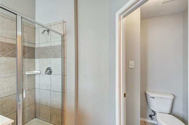 Building Photo - 10020 Chadbourne Rd