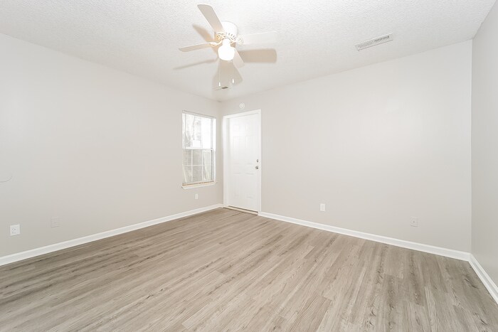 Building Photo - 5104 Southside Dr