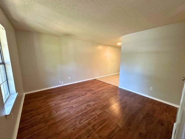 Building Photo - 6057 Scottsdale Ct