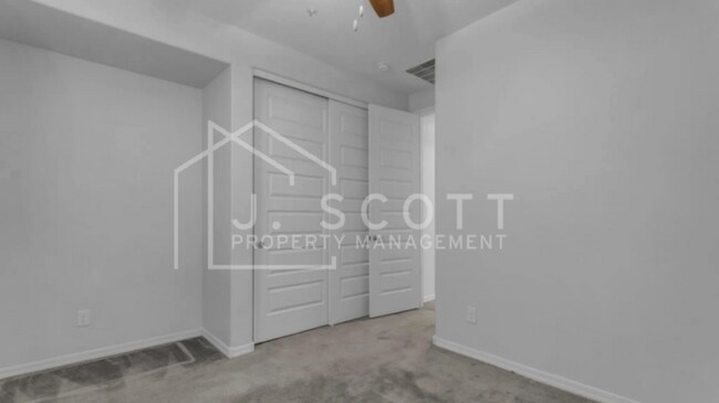 Building Photo - Modern 4-Bedroom Home with Upgraded Kitche...