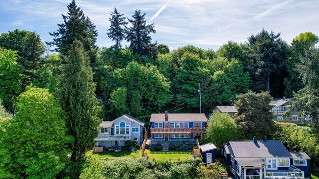 Building Photo - Air Conditioned Pacific Northwest Classic ...