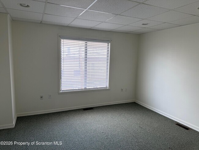 Building Photo - 442 Larch St