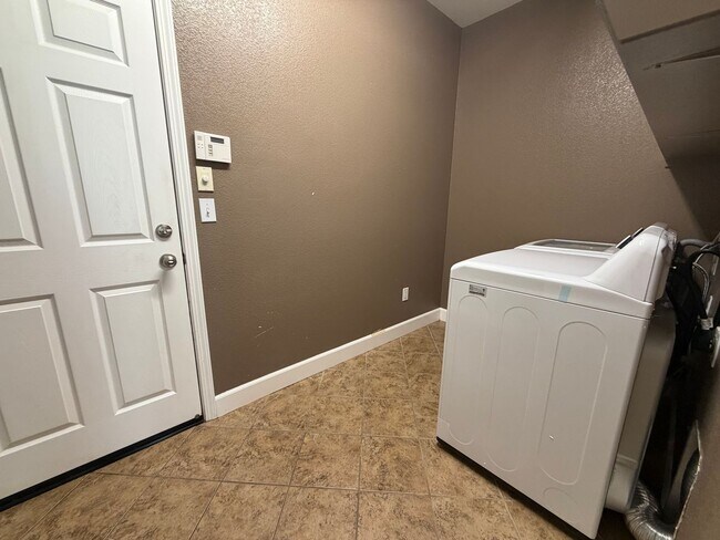 Building Photo - 3122 Mowbray Way
