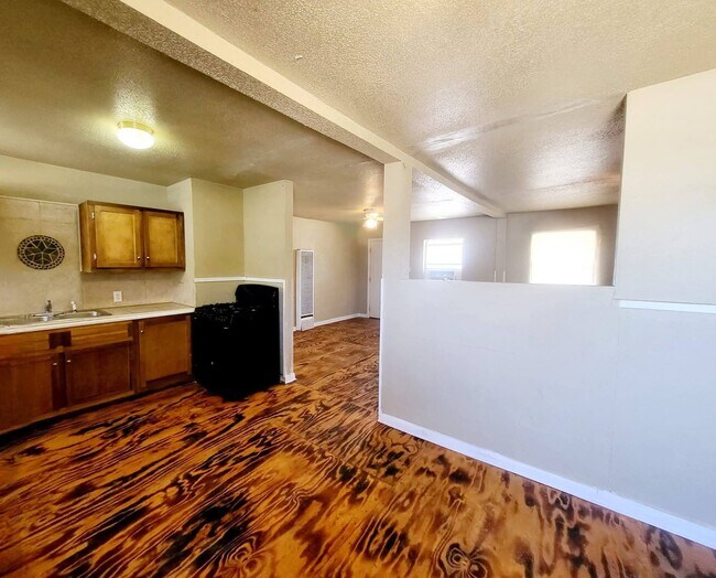 Building Photo - 1513 Sycamore St