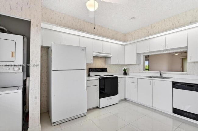 Building Photo - 1650 SW 124th Terrace