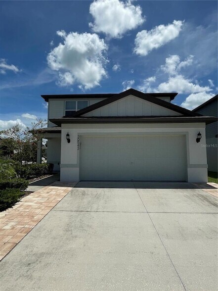 Building Photo - 30543 Thunderbird Dr