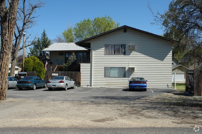 Building Photo - Gem Manor