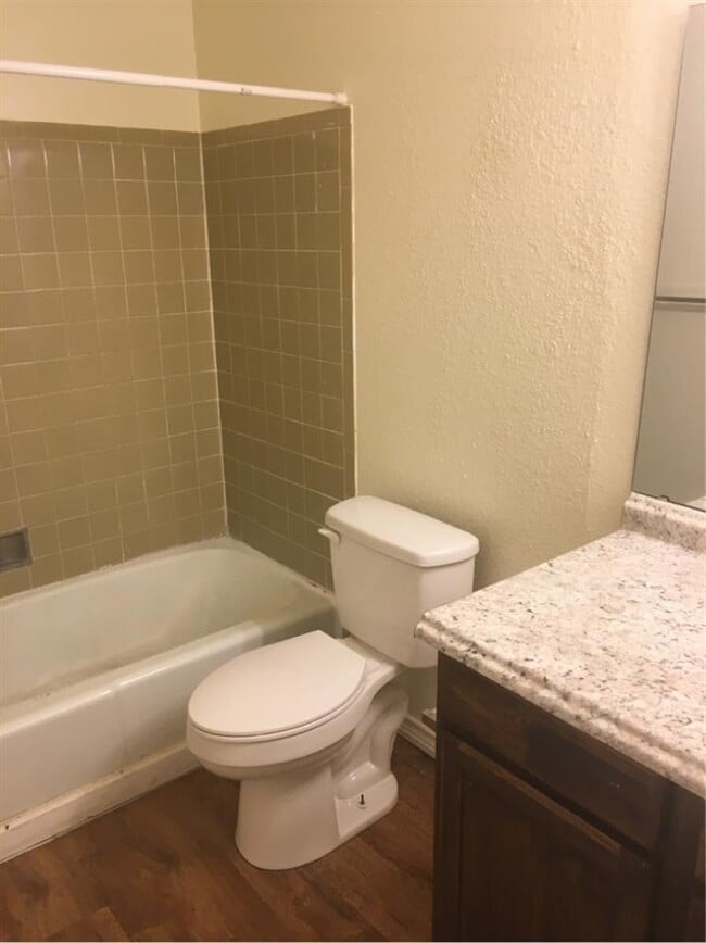 Building Photo - 2110 NW Lindy Ave