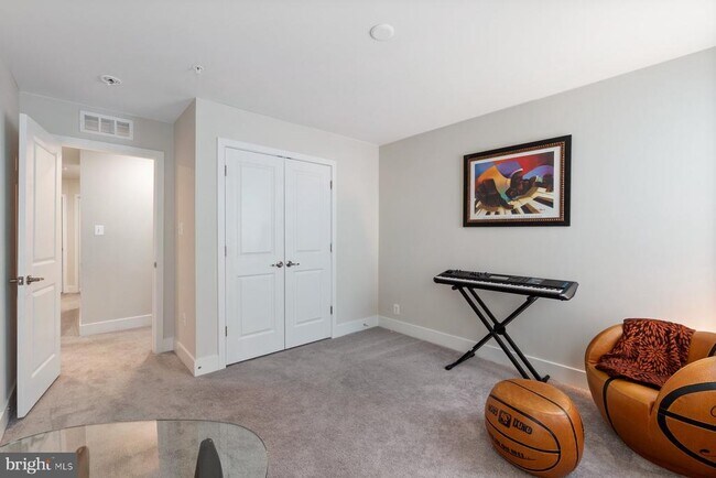 Building Photo - 4378 Shakespeare Cir
