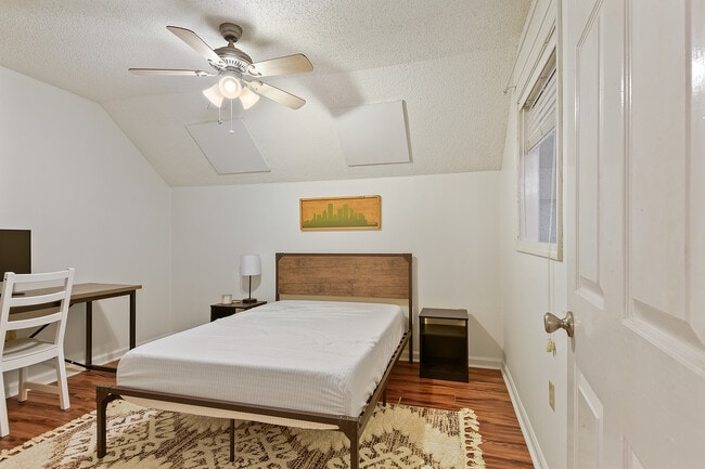 Bedroom 2 - 2070 Michel Delving Rd