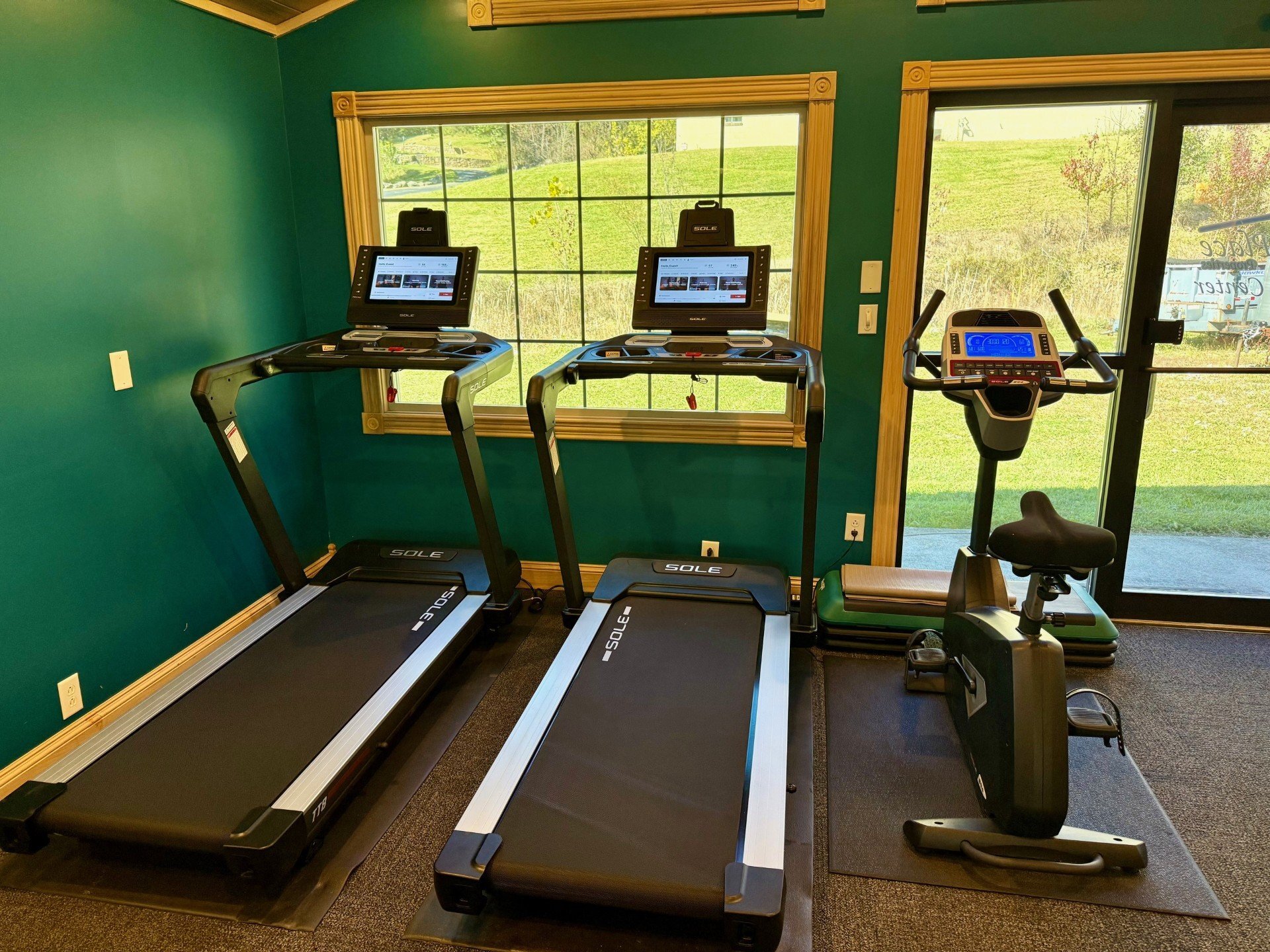 Building Photo - 1604 Spring Valley Dr