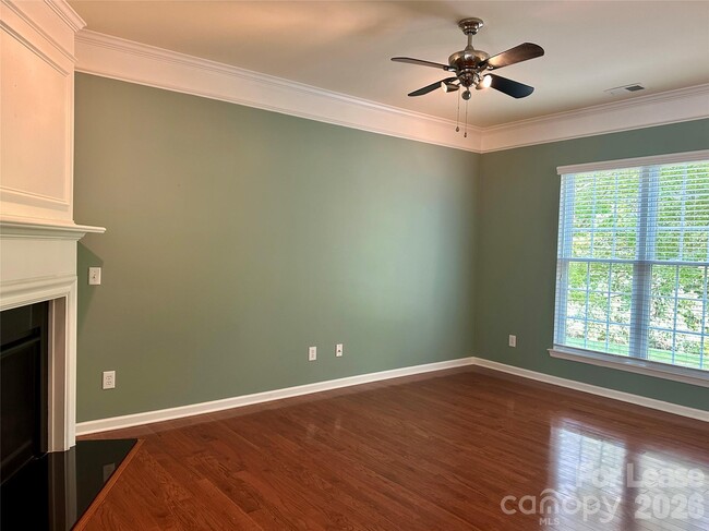 Building Photo - 1104 Drayton Ct