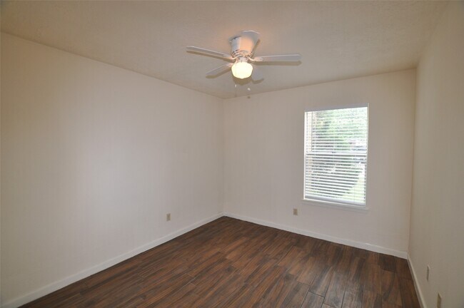 Building Photo - 2706 Sunbird Dr