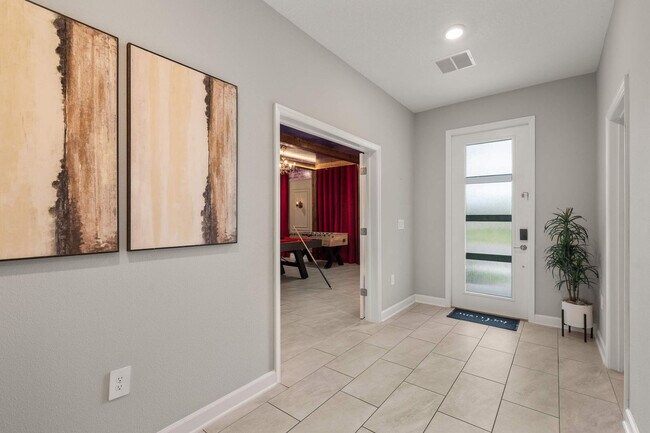 Building Photo - 9052 Sommerset Hills Dr