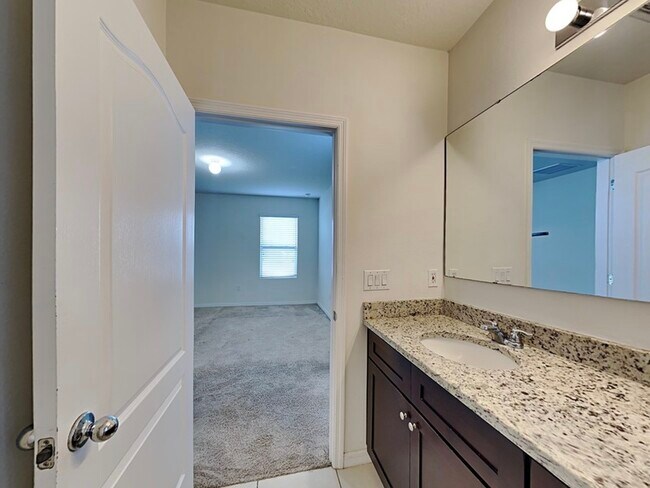 Building Photo - 320 Aberdeen Dr