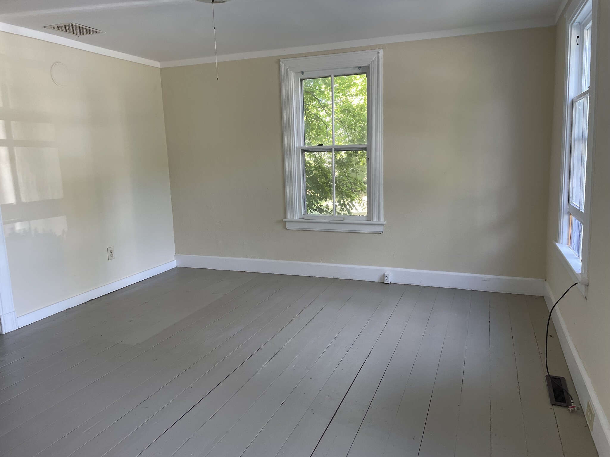 Building Photo - 25 Thompson St