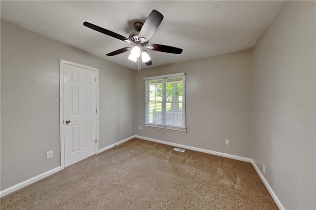 Building Photo - 1675 Cedar Grove Dr