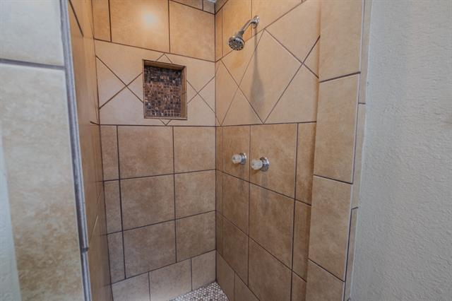 Building Photo - 2704 Cordone St