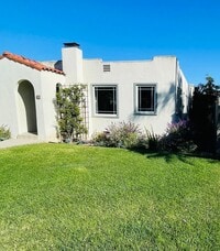 Building Photo - 482