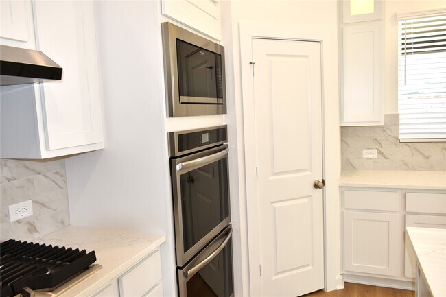 Building Photo - 21911 Tawny Butterfly Dr