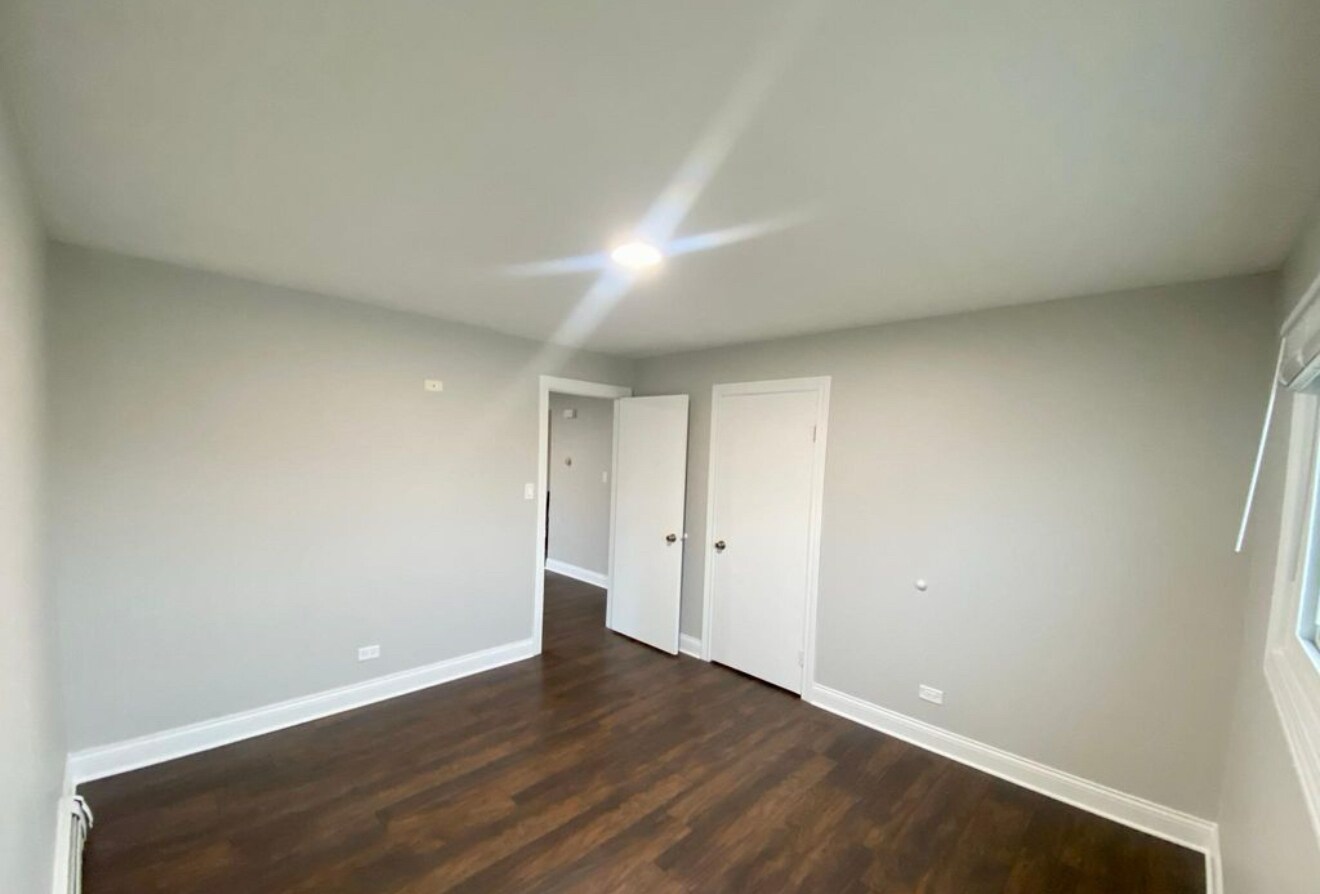 Building Photo - 805 Hickory St