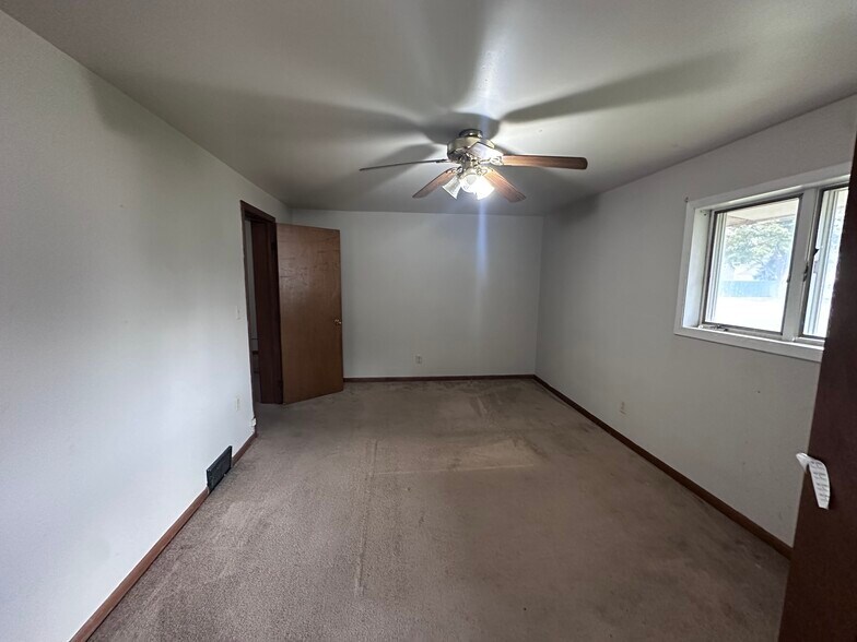 Building Photo - 629 Park Ave