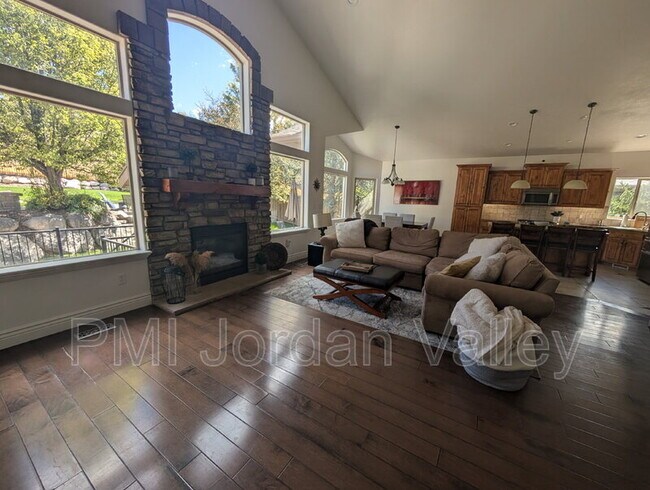 Building Photo - 14457 Gray Fox Dr