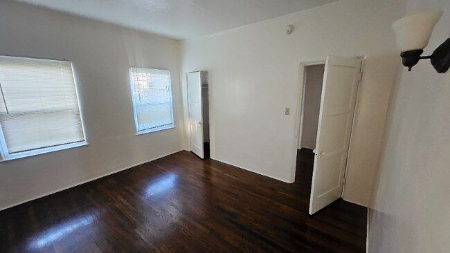 Building Photo - 1425 Echo Park Ave
