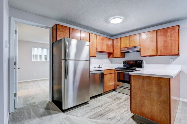 Building Photo - Super spacious 2 bedroom unit in the perfe...