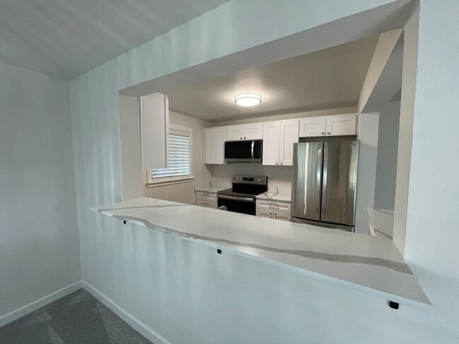 Building Photo - Updated 3-Bedroom Home in Bluegrass Commun...