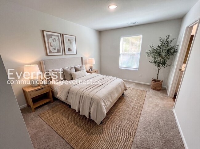 Building Photo - 3 Bed/2.5 Bath Home with Modern Amenities / Pet-Friendly / Coming Soon!