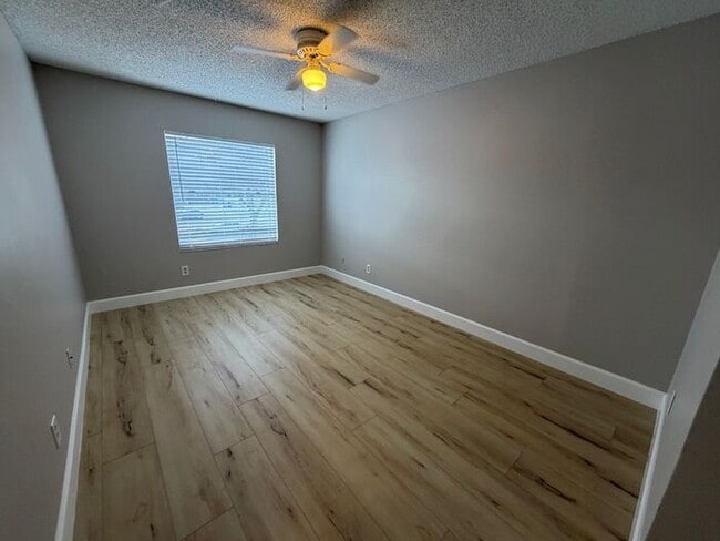 Building Photo - 4160 Pershing Pointe Pl
