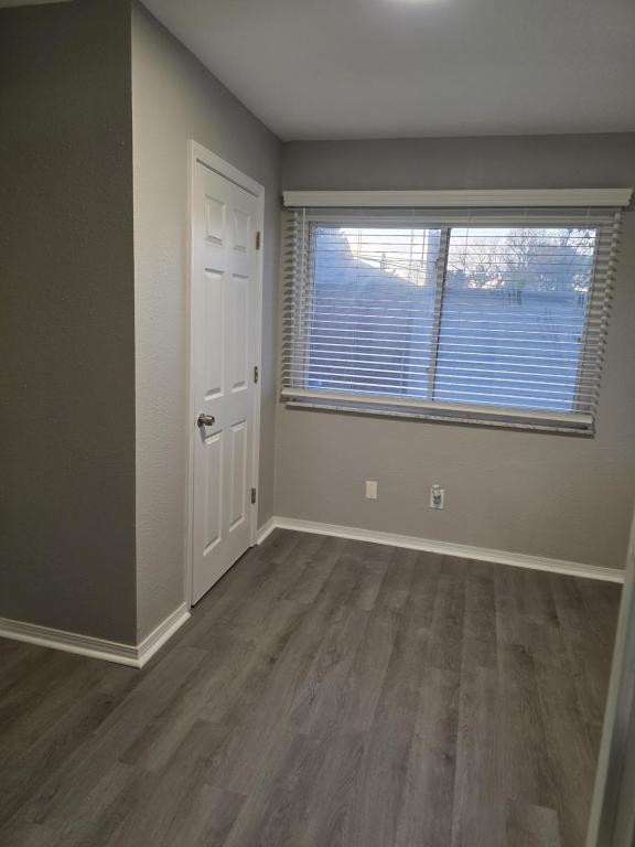 Building Photo - 7831 Trenton Ave