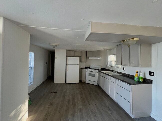 Building Photo - 1511 Jones St