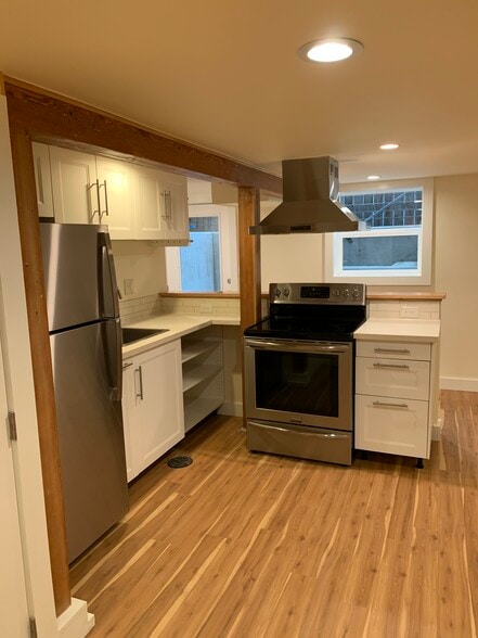 Building Photo - 6028 NE 24th Ave