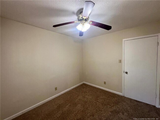 Building Photo - 710 Dude Ct