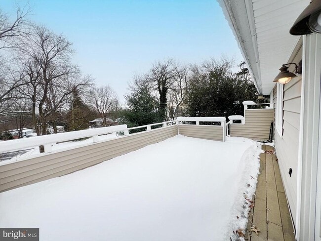 Building Photo - 450 Linden Ave