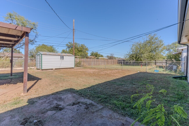 Building Photo - 5250 Durango Dr