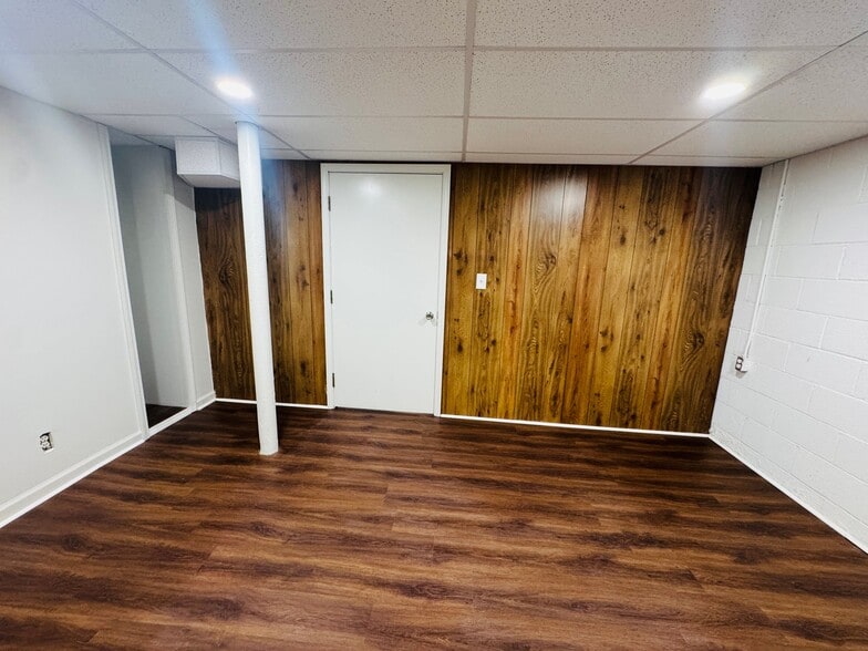 Building Photo - 4875 Millen Dr