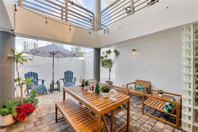 Building Photo - 2977 McFarlane Rd