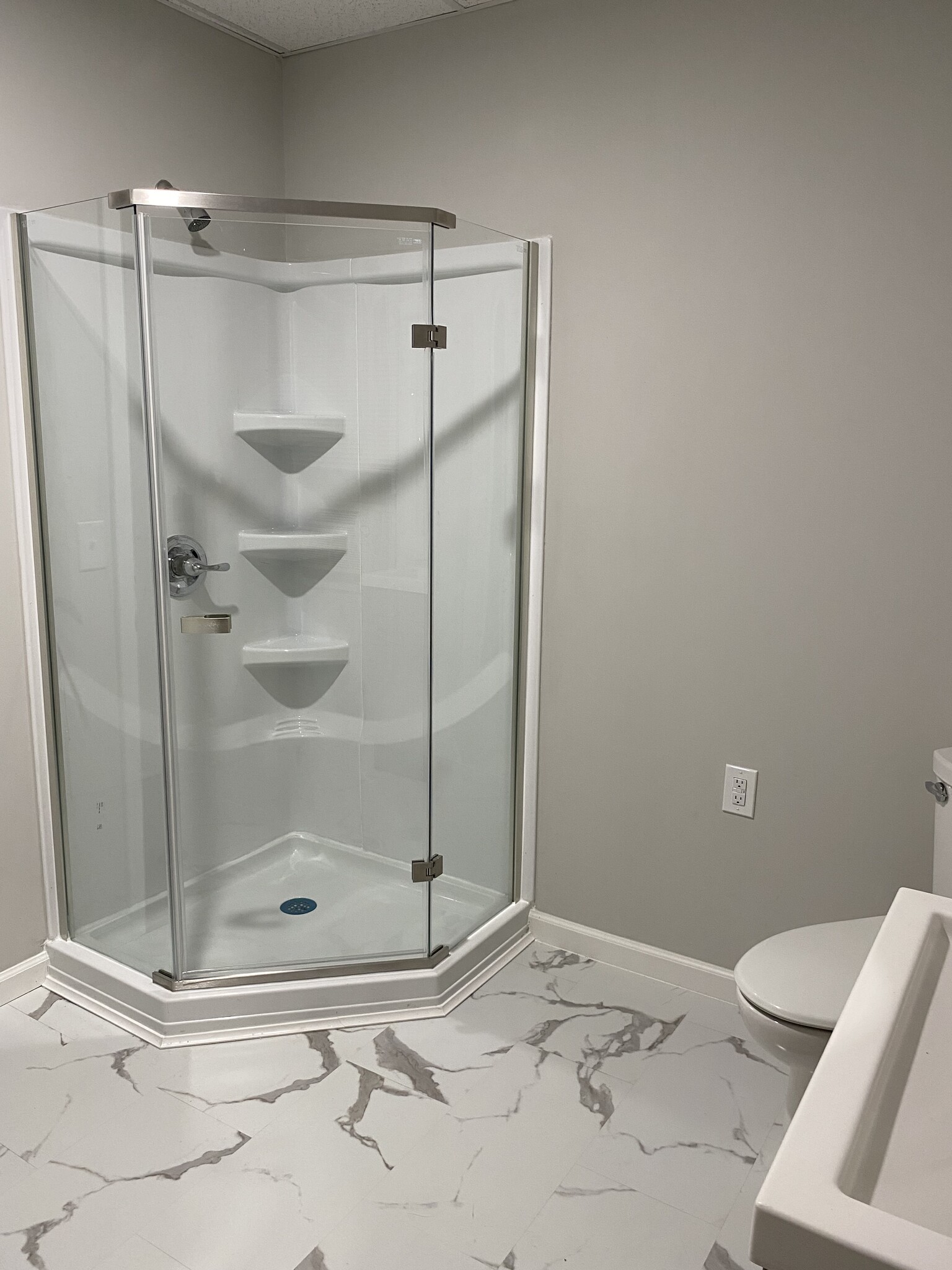 Bathroom 2 - 282 Yates St